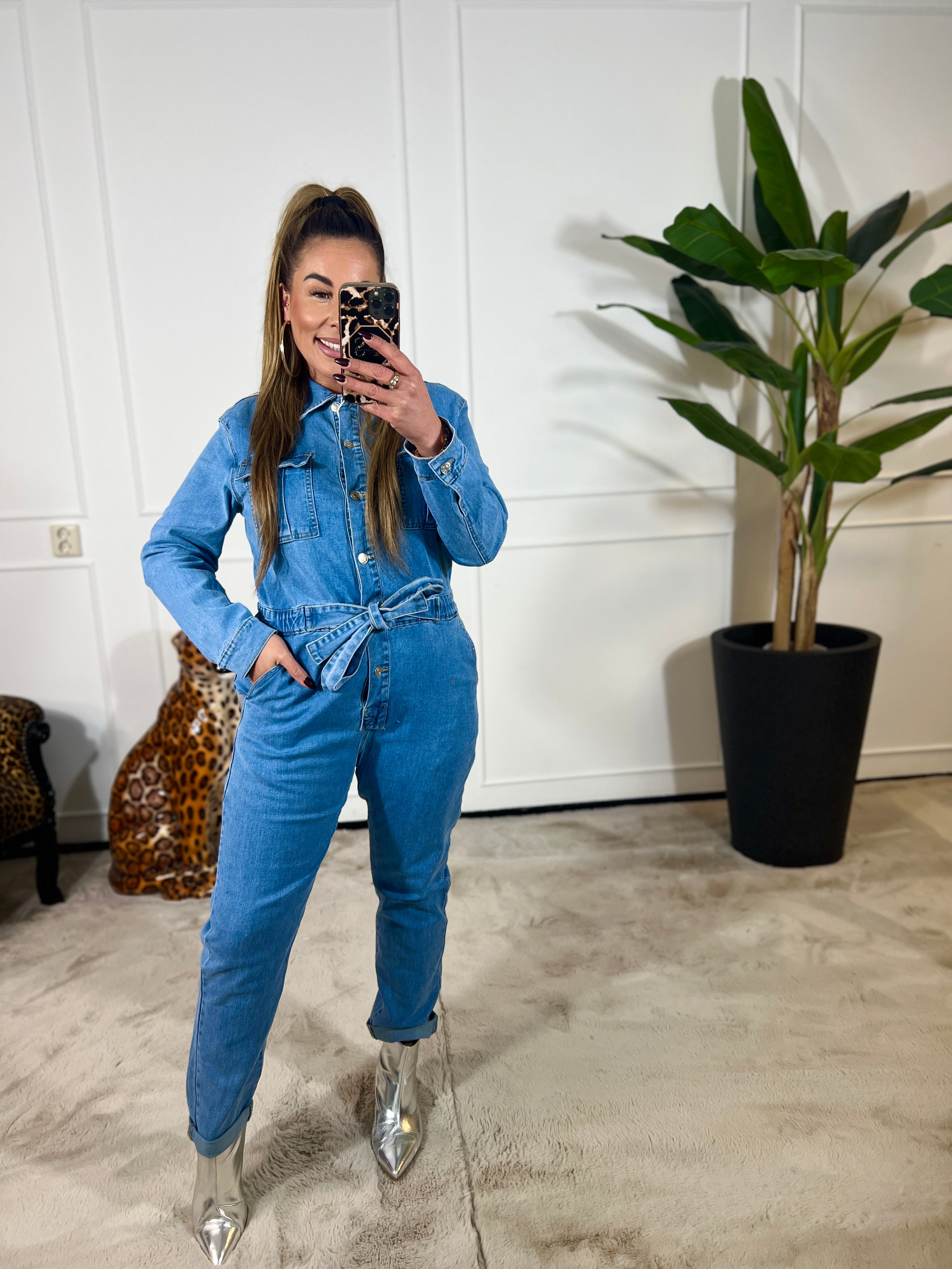 SANDY DENIM JUMPSUIT (IN MATEN)