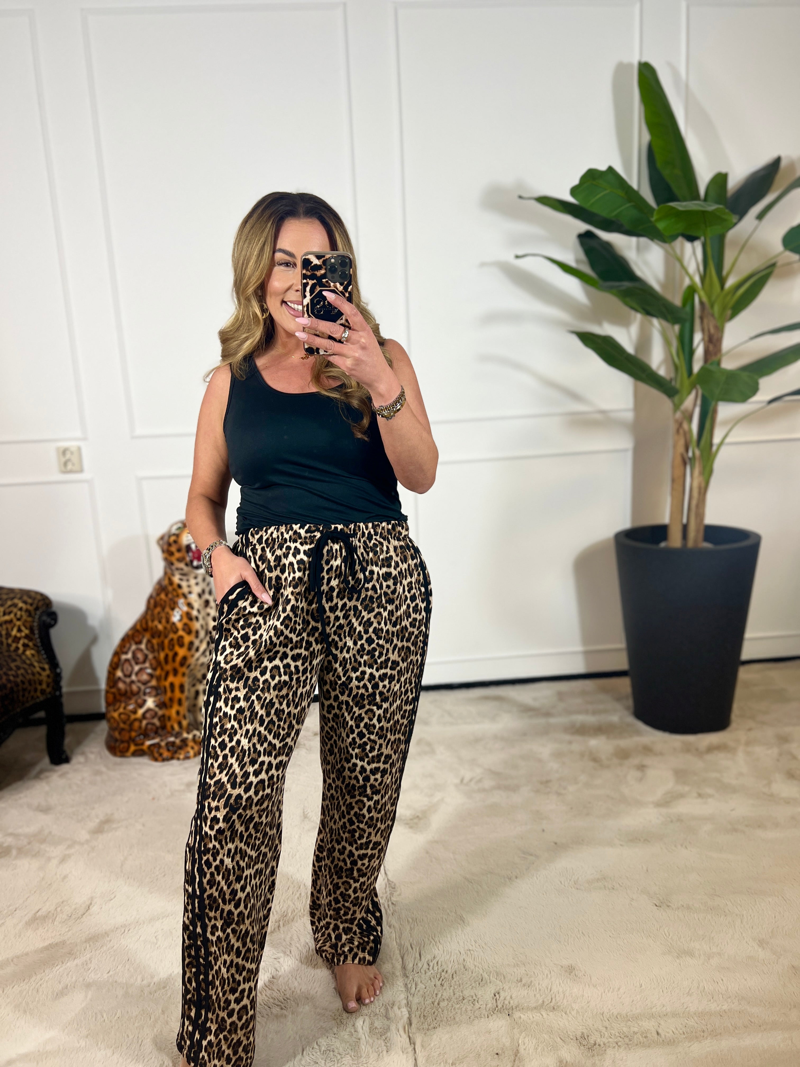 BASIC HEMDJES (IN MATEN) + VIDEO