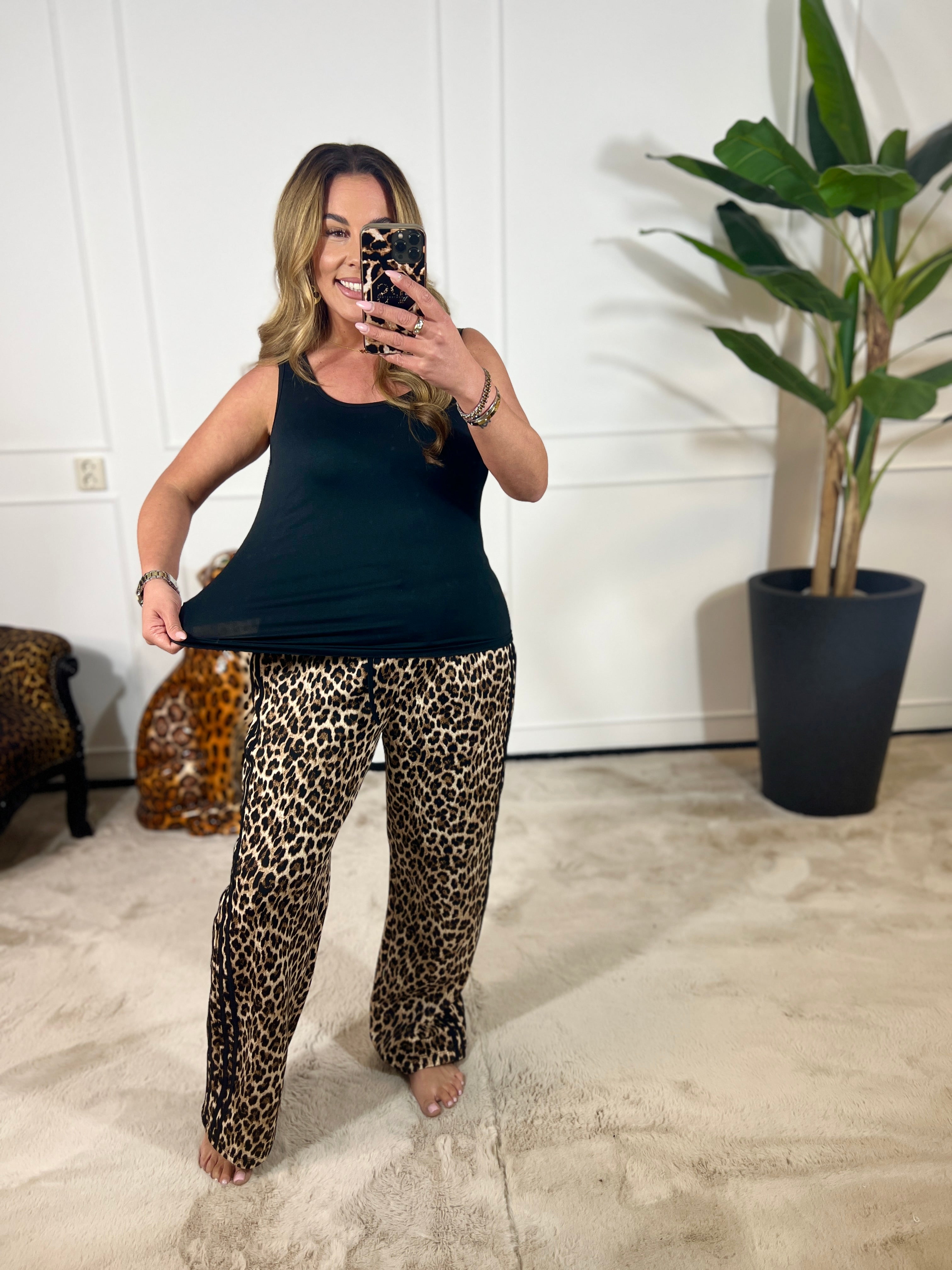 BASIC HEMDJES (IN MATEN) + VIDEO