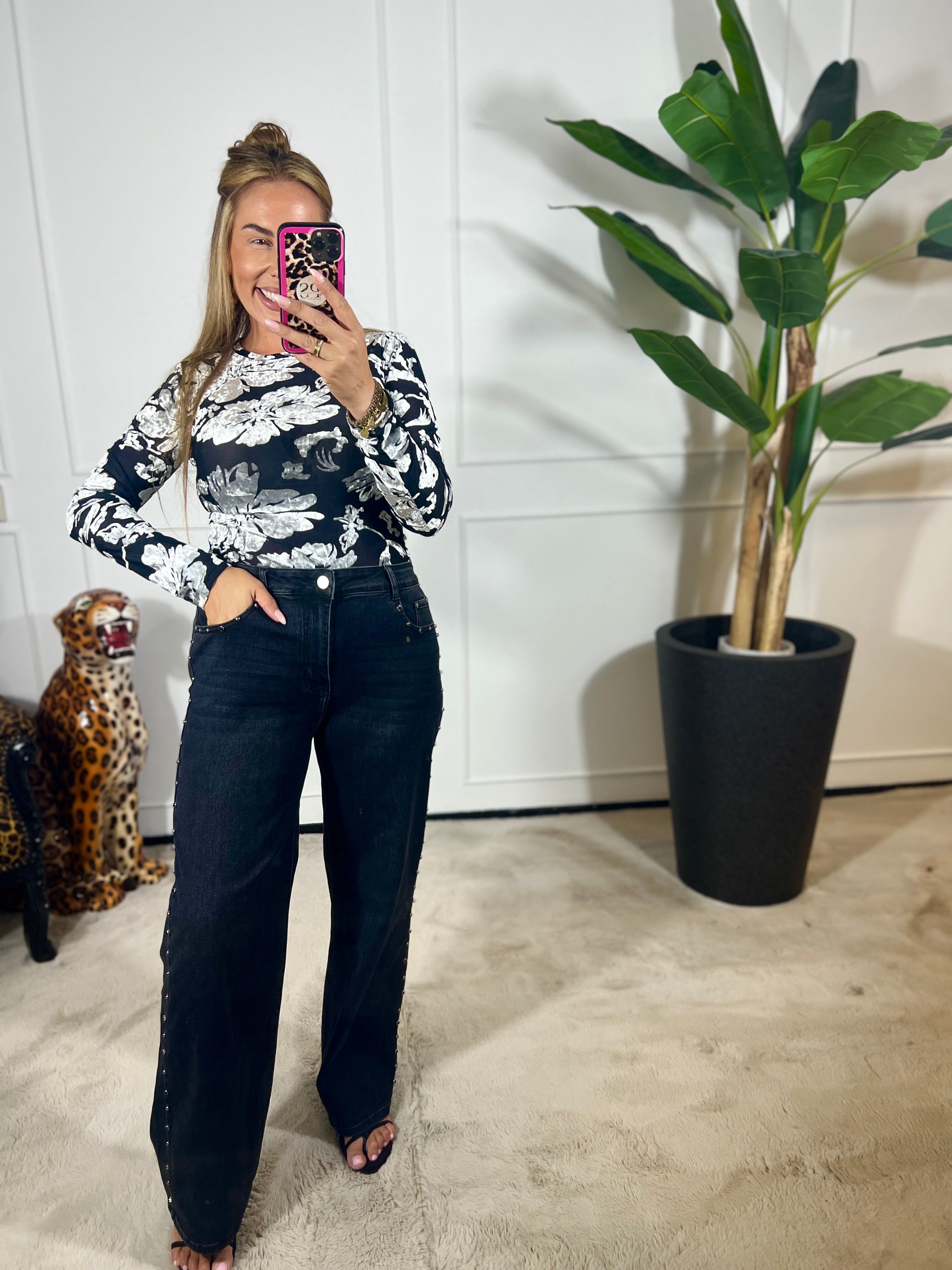 STUDS BLACK JEANS