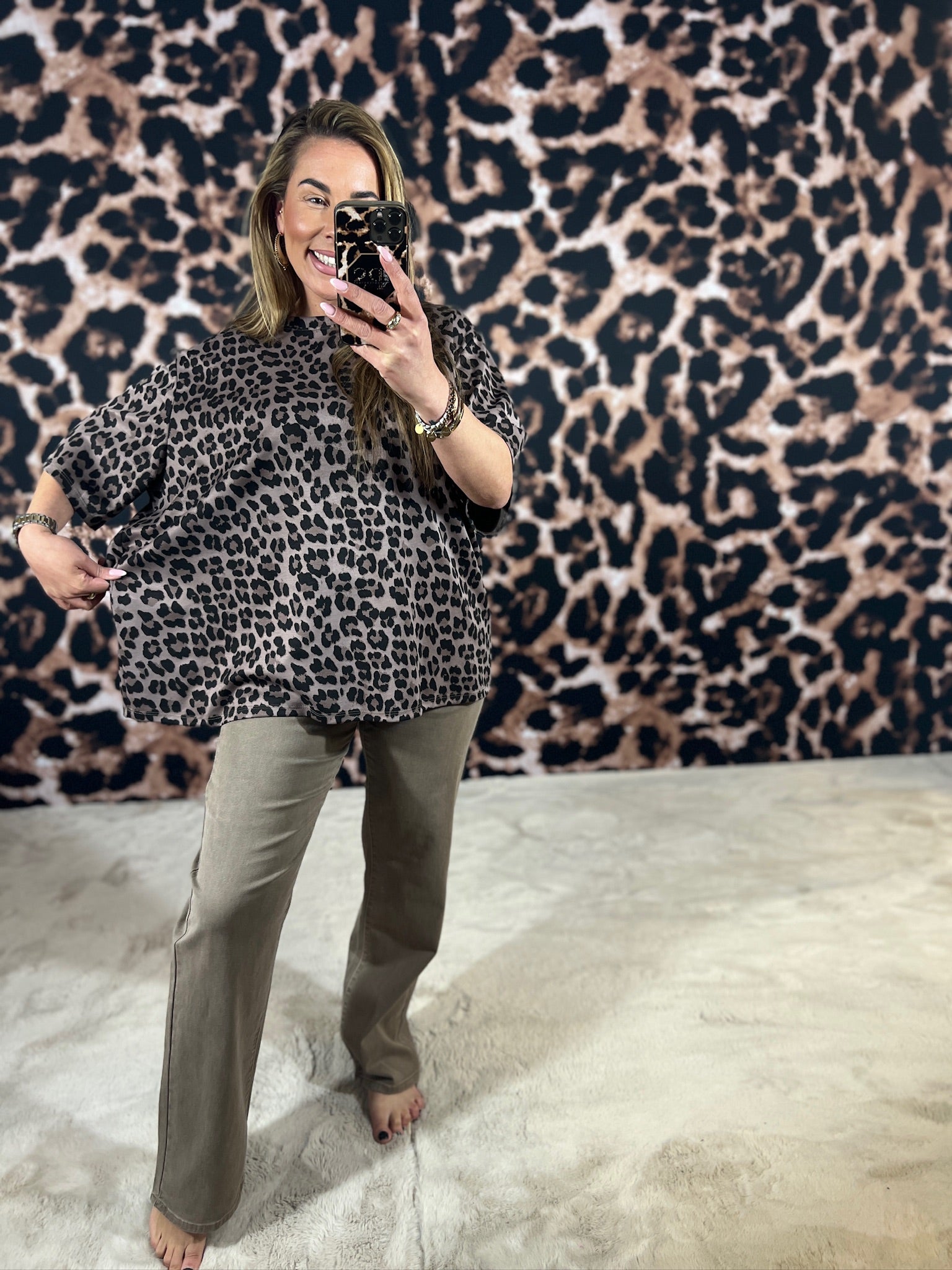 LOU *OVERSIZED* PANTER TEE (T/M 48)