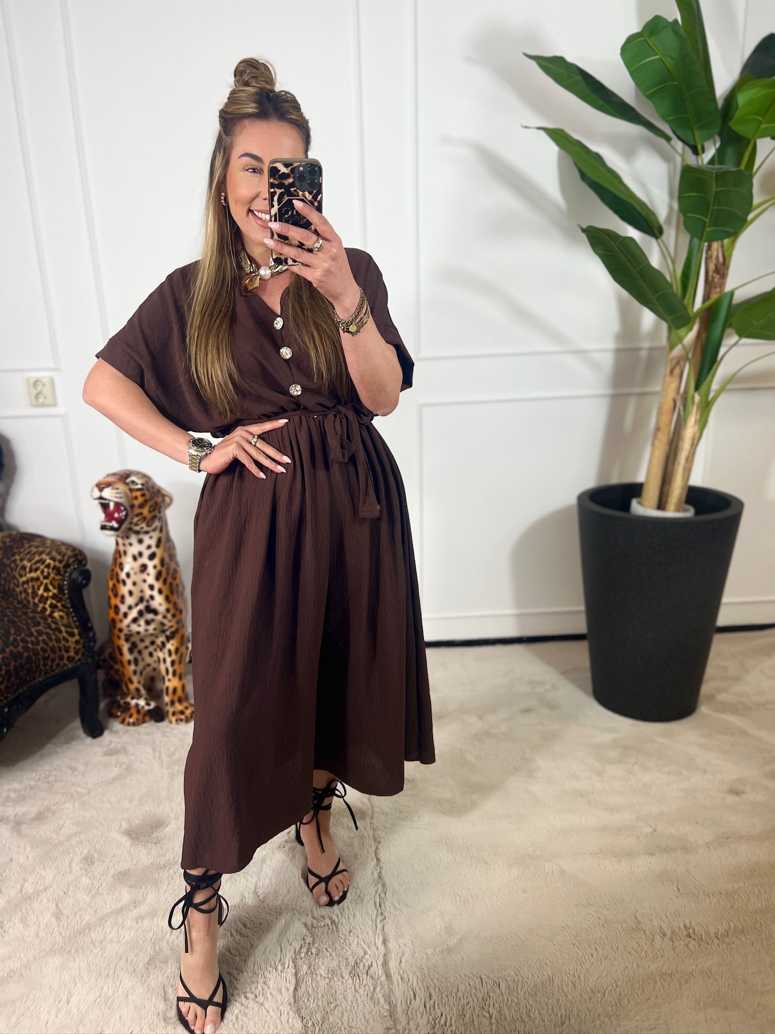 SANDY CHIC MIDI DRESS
