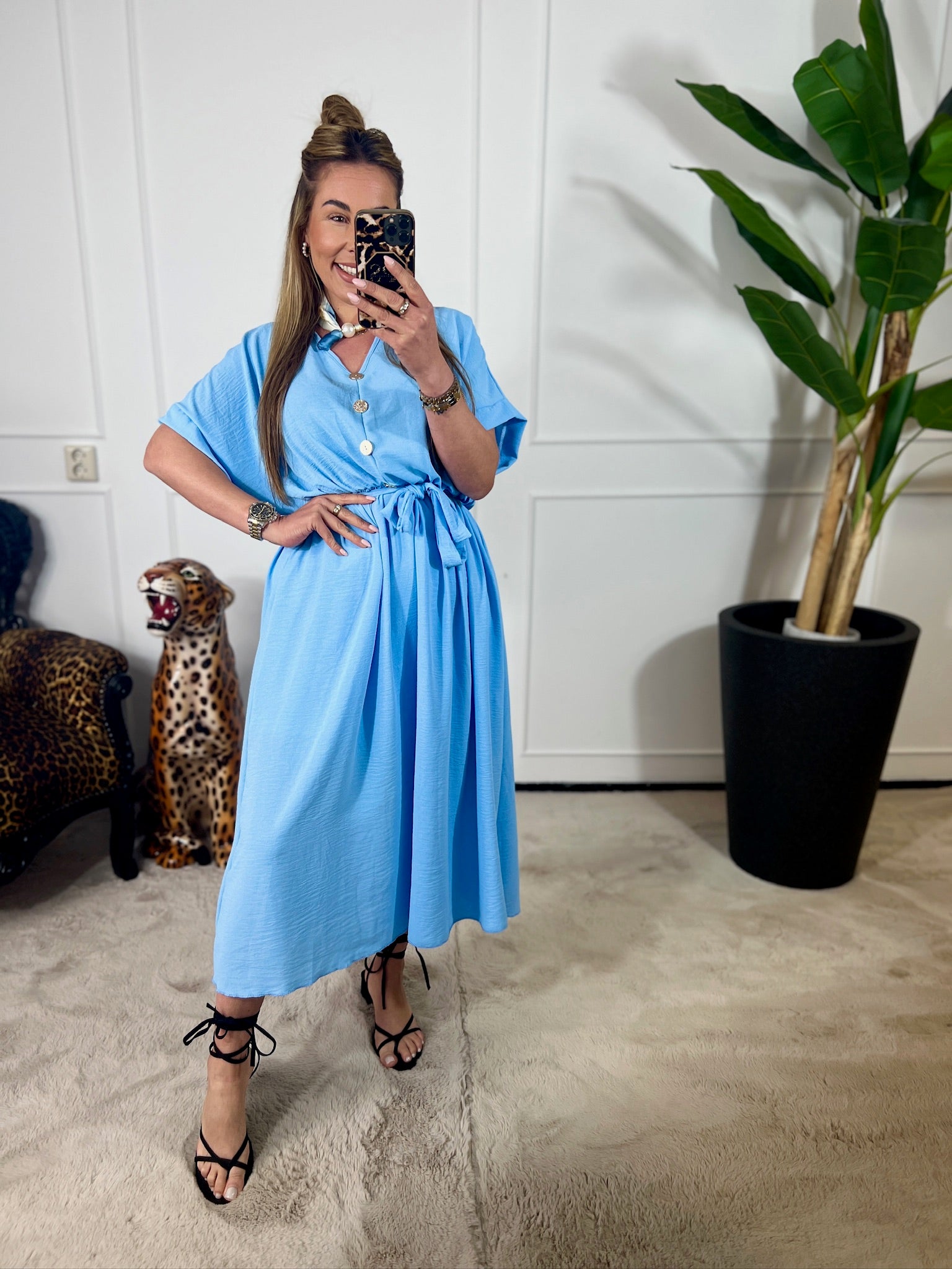 SANDY CHIC MIDI DRESS