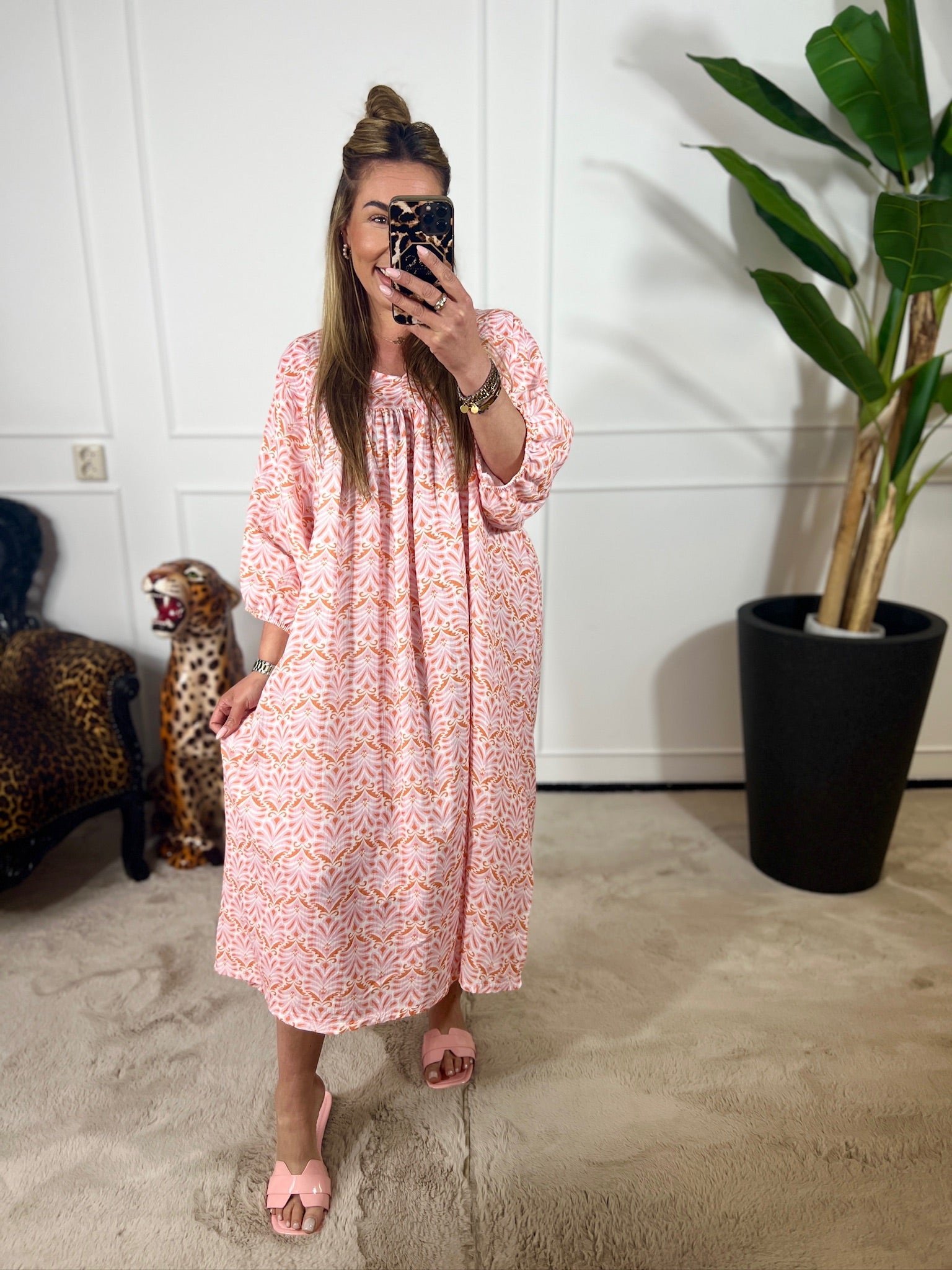 BREEZE V-HALS DRESS
