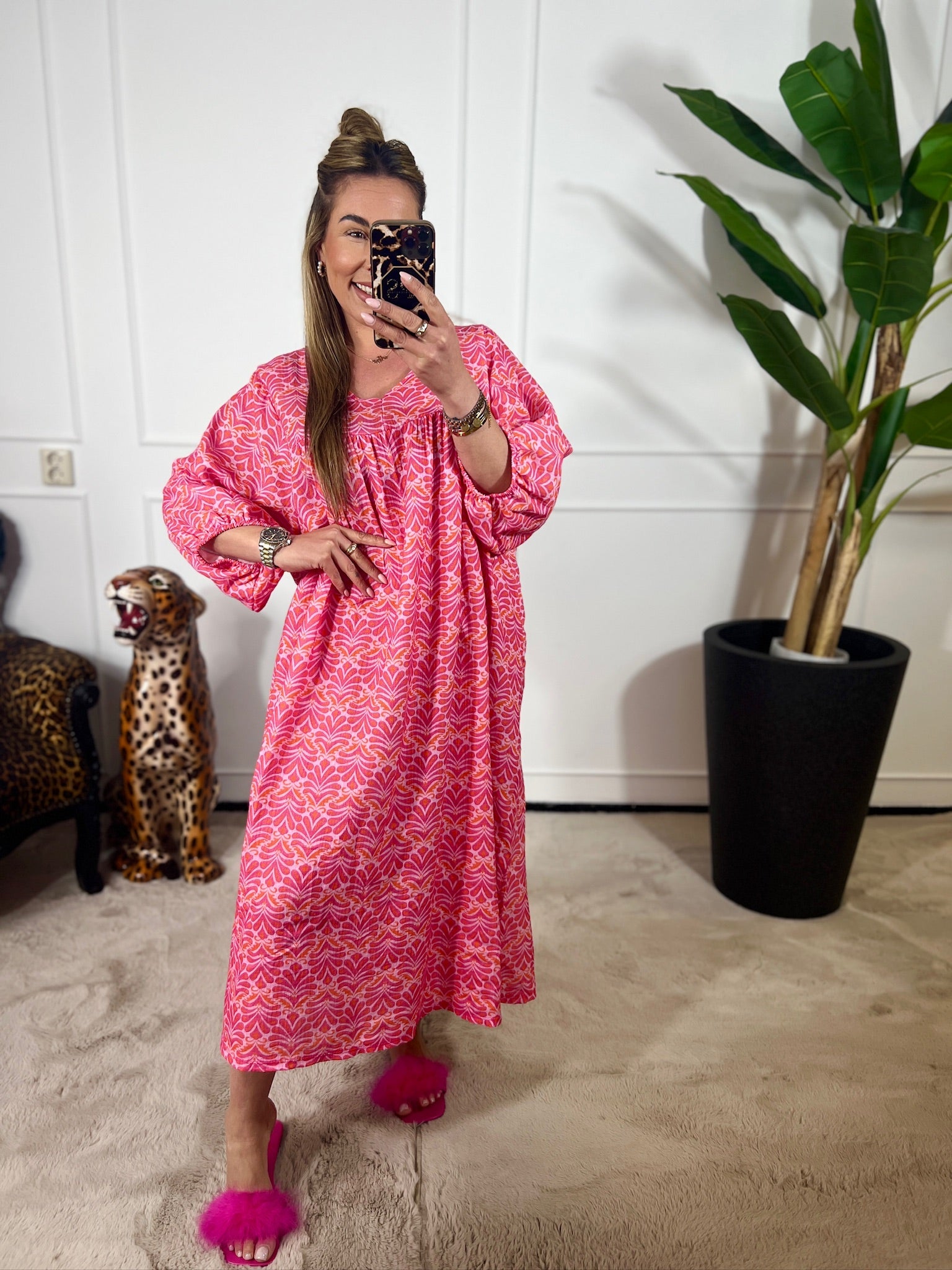 BREEZE V-HALS DRESS