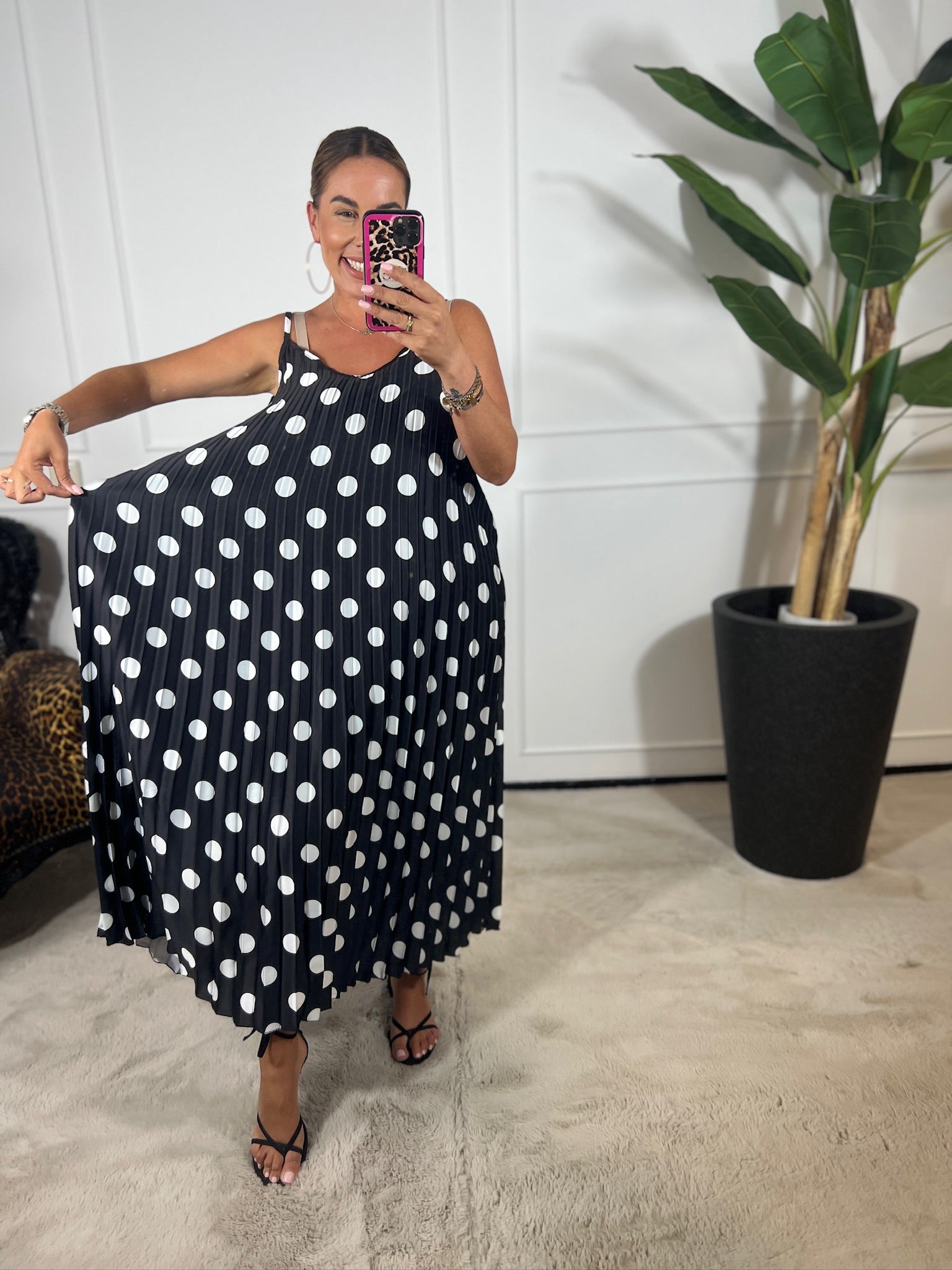 DOLCE DOTS PLISSÉ DRESS