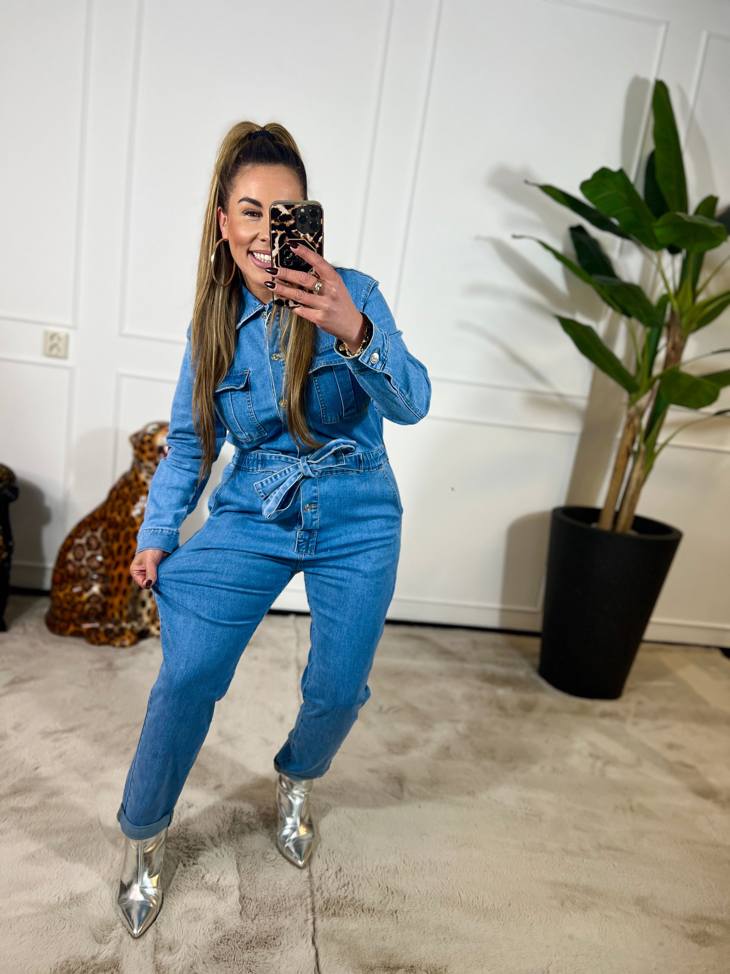 SANDY DENIM JUMPSUIT (IN MATEN)