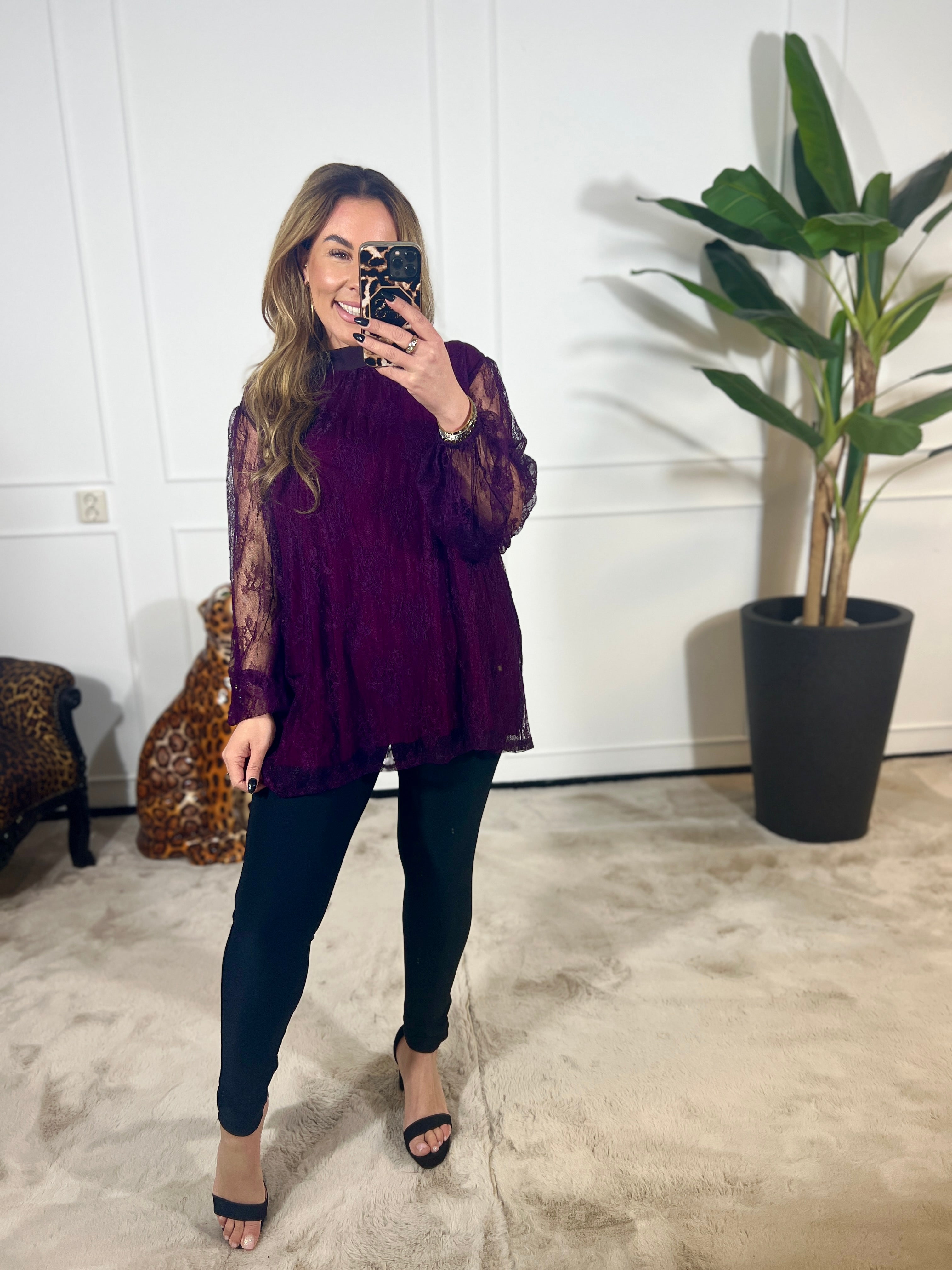 WIJNRODE KANTEN BLOUSE (IN MATEN)