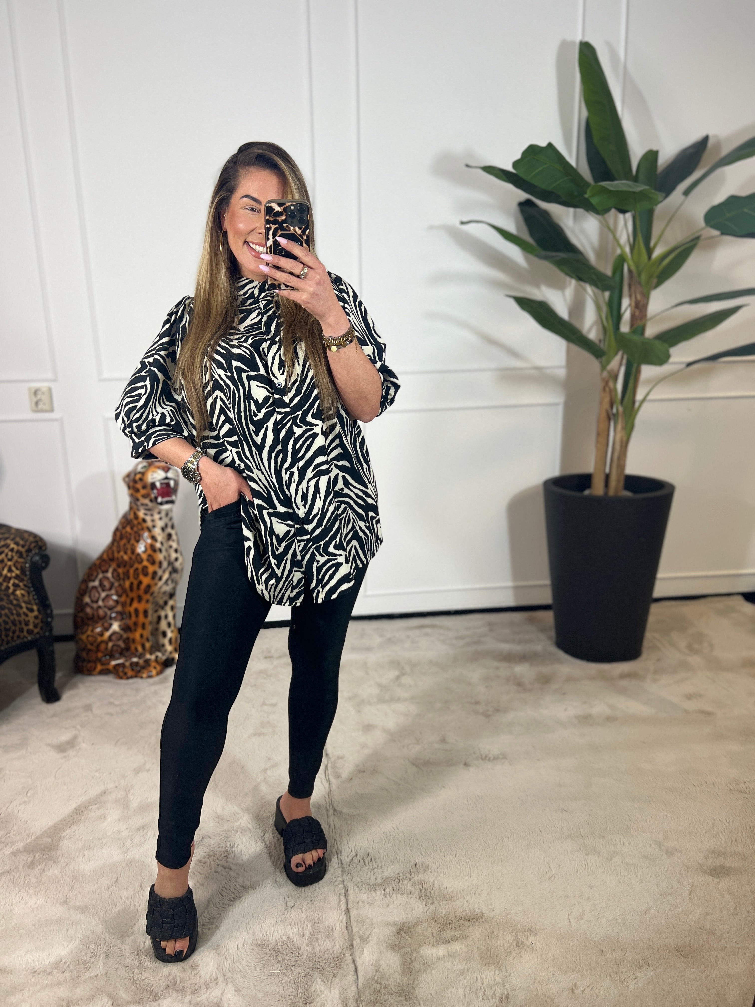 PETITE KORTE MOUW *KENDALL* BLOUSE (T/M 46-48)