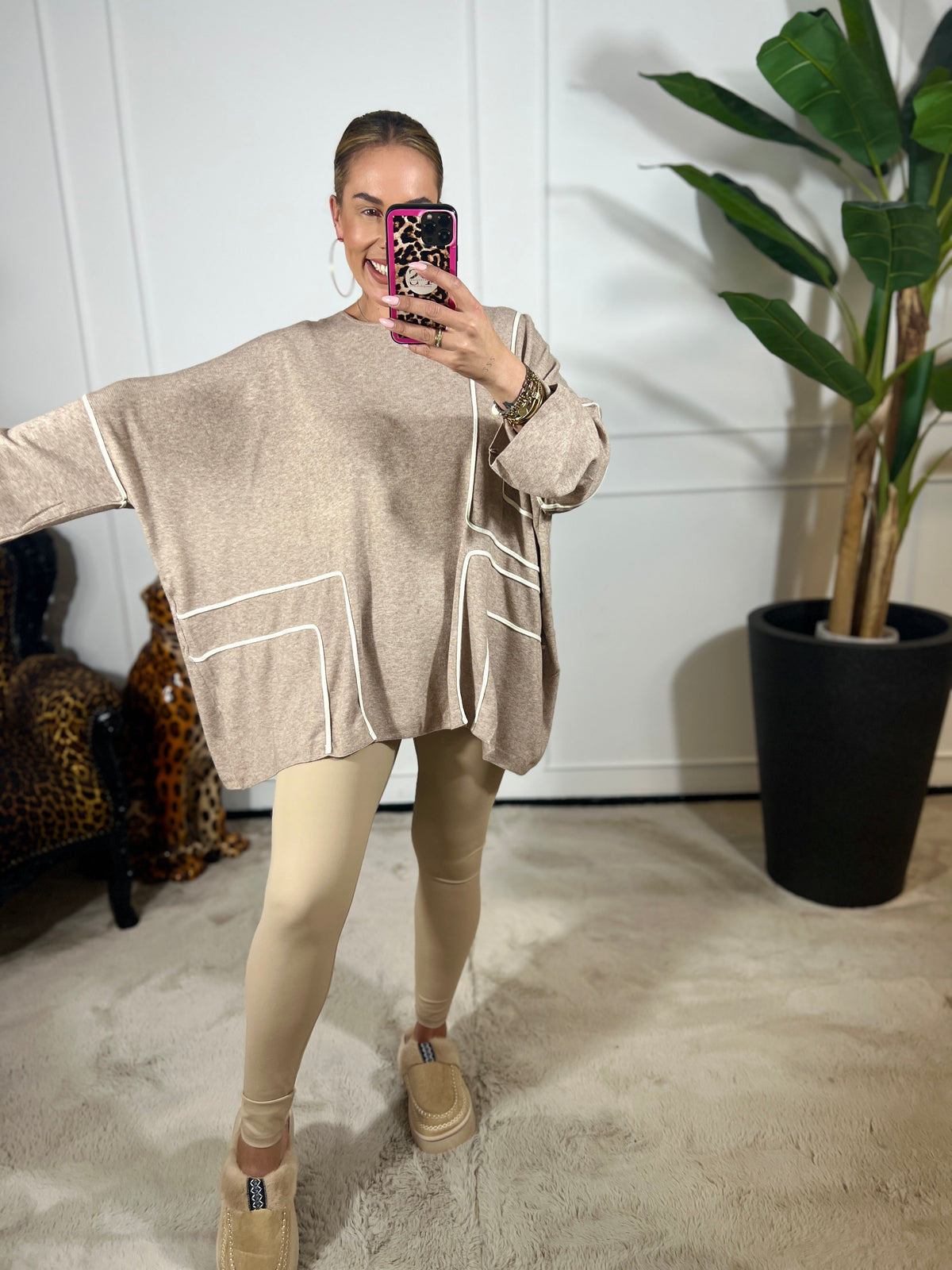 OVERSIZED LINE TOP