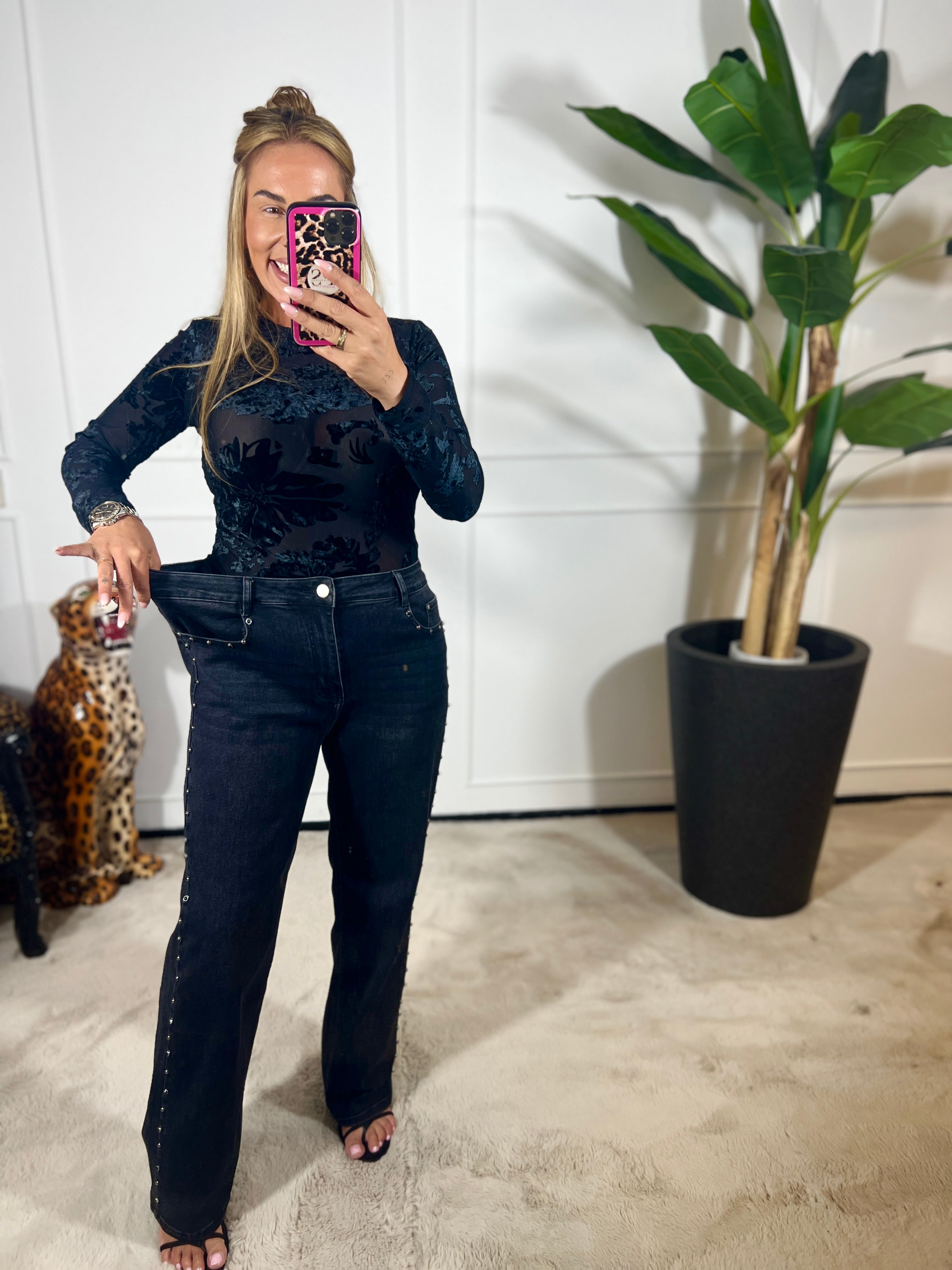 STUDS BLACK JEANS