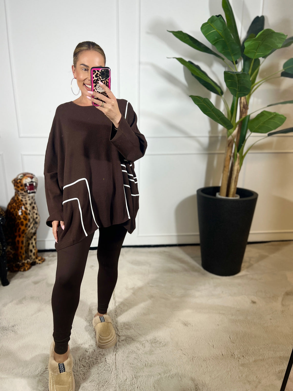 OVERSIZED LINE TOP