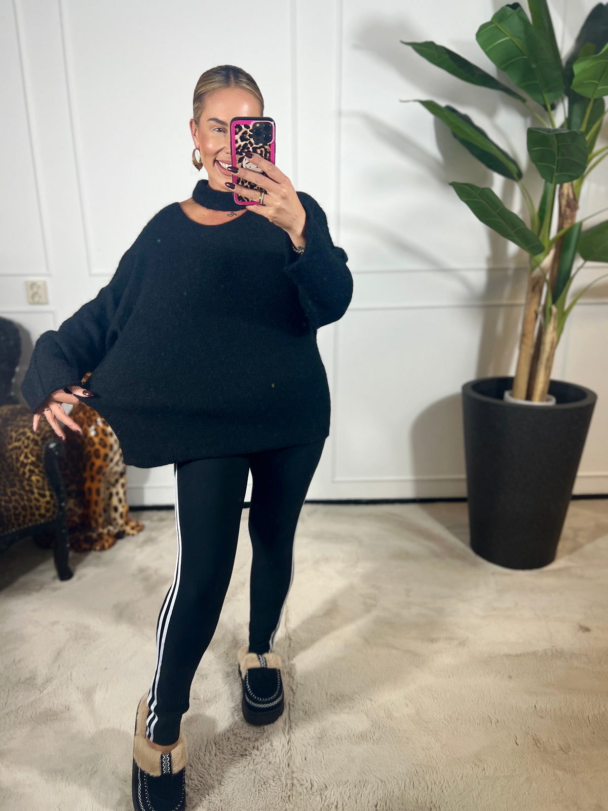 CUT-OUT SWEATER