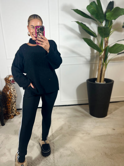 CUT-OUT SWEATER