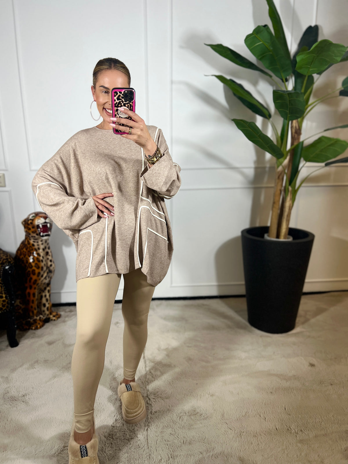 OVERSIZED LINE TOP