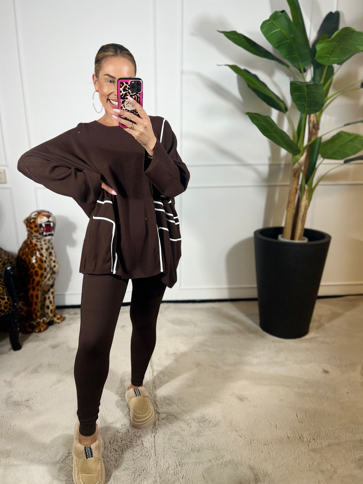 OVERSIZED LINE TOP