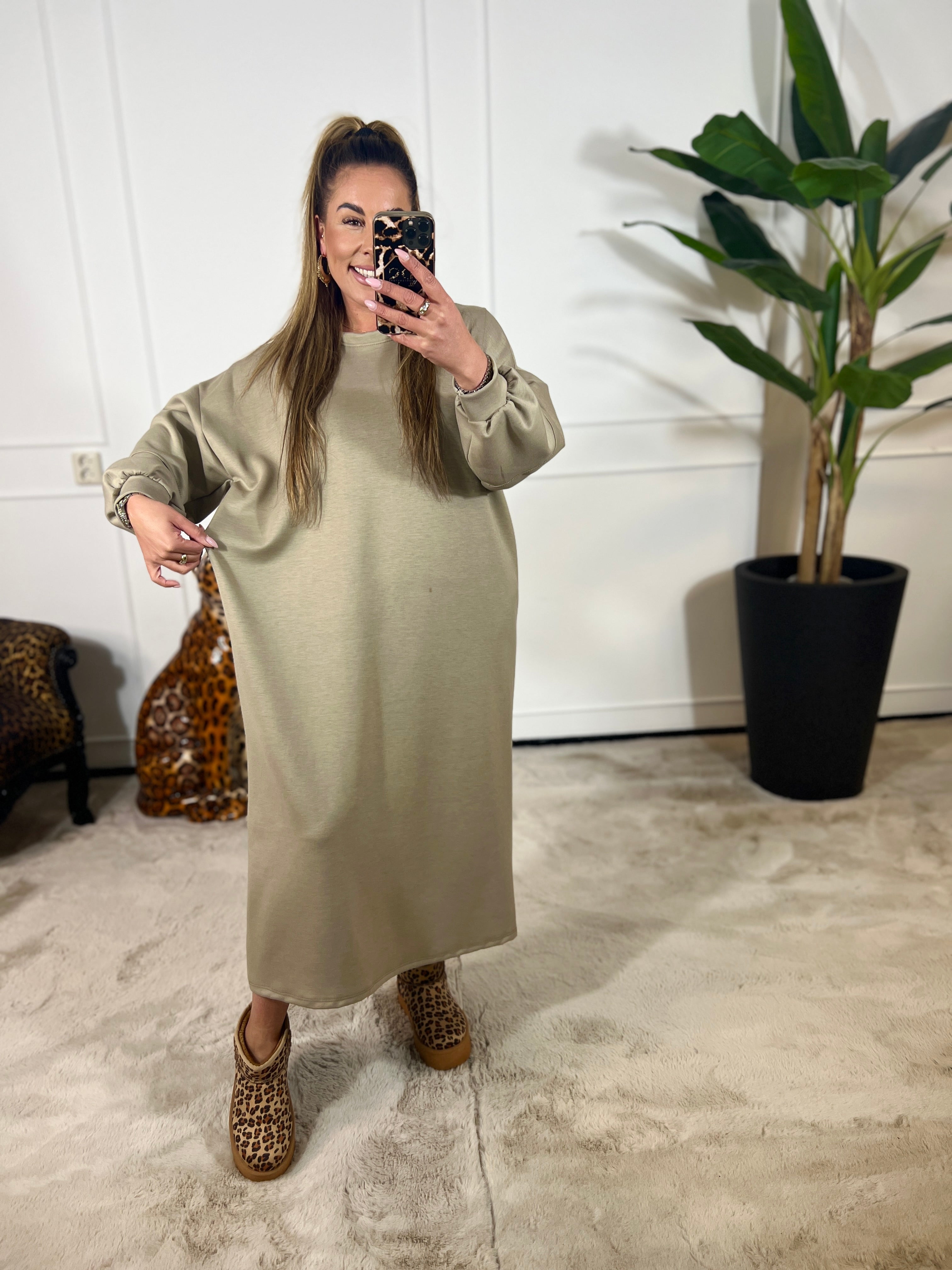 OVERSIZED COMFY DRESS (T/M 46+)