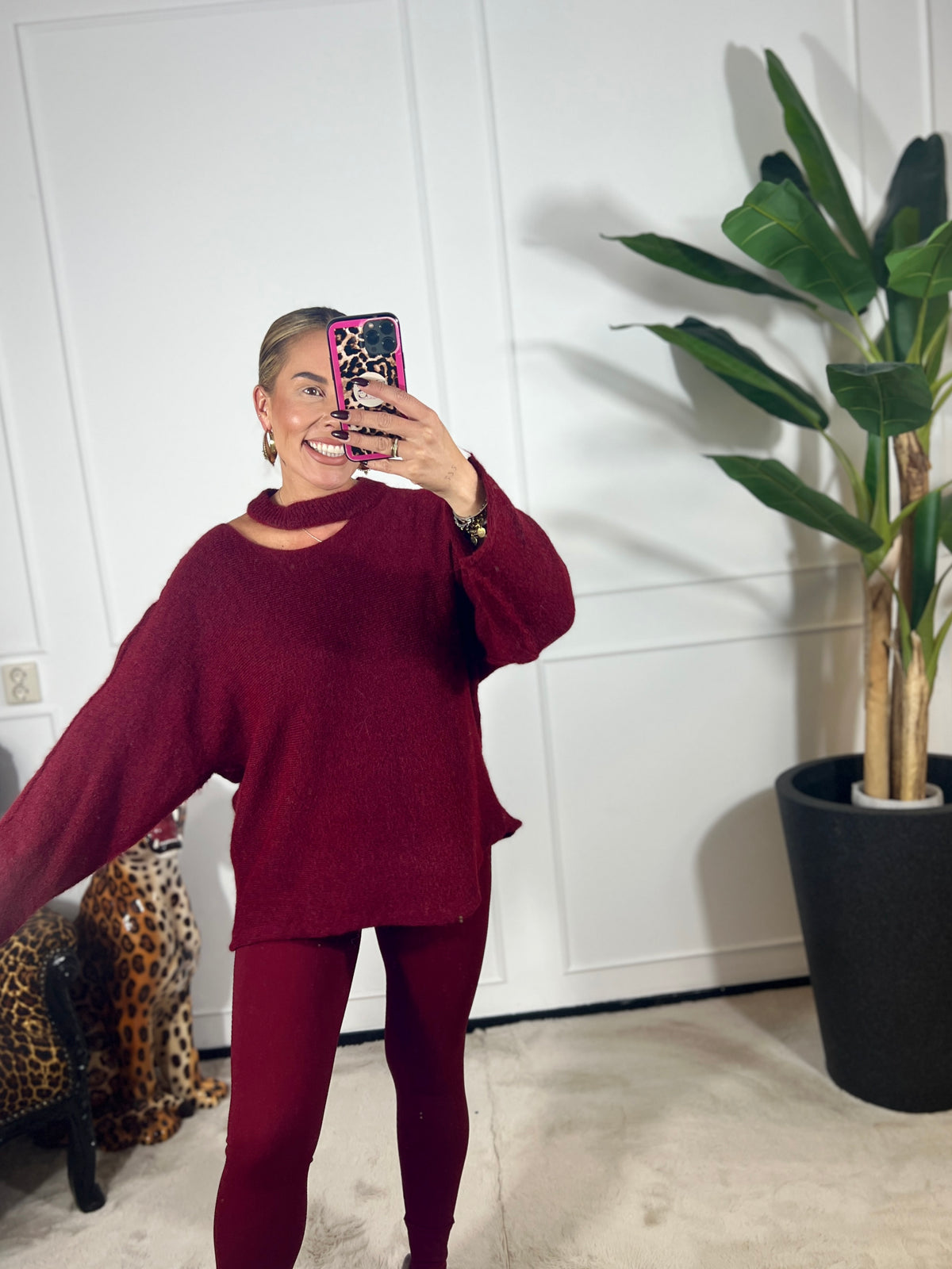 CUT-OUT SWEATER
