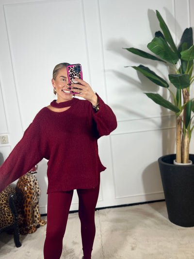 CUT-OUT SWEATER