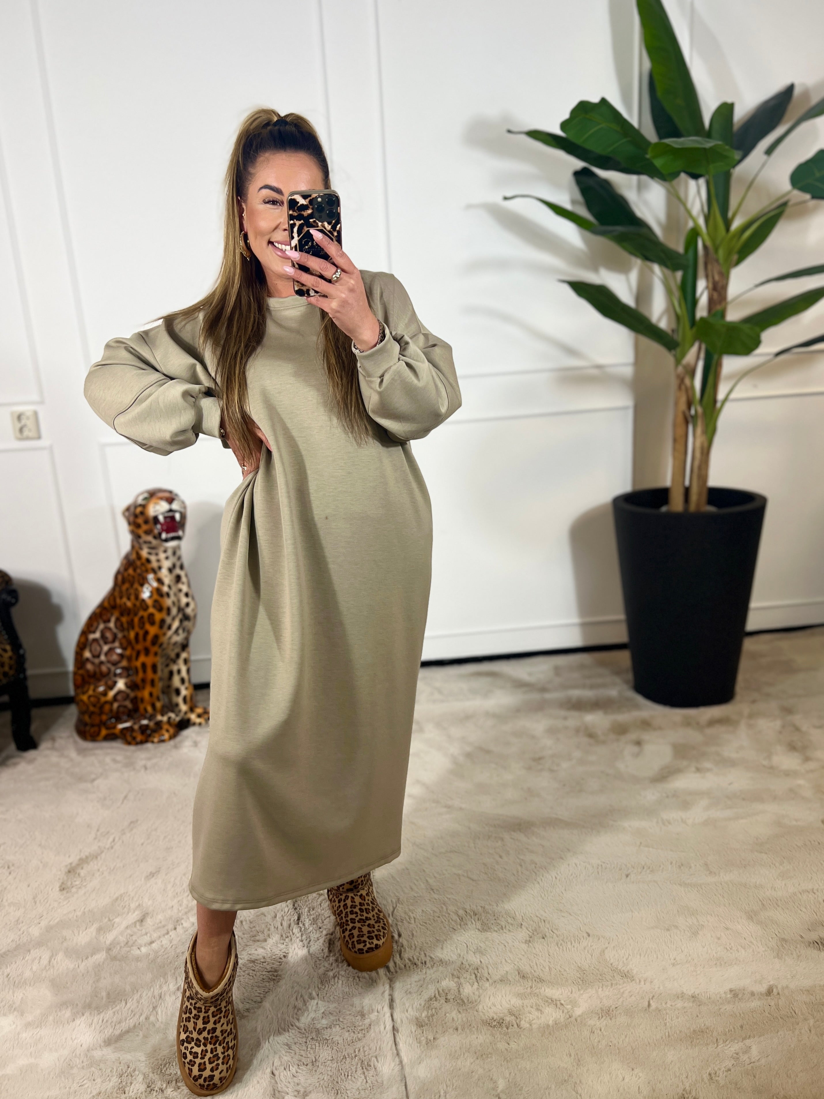 OVERSIZED COMFY DRESS (T/M 46+)