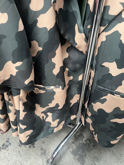 OVERSIZED CAMO BLAZER