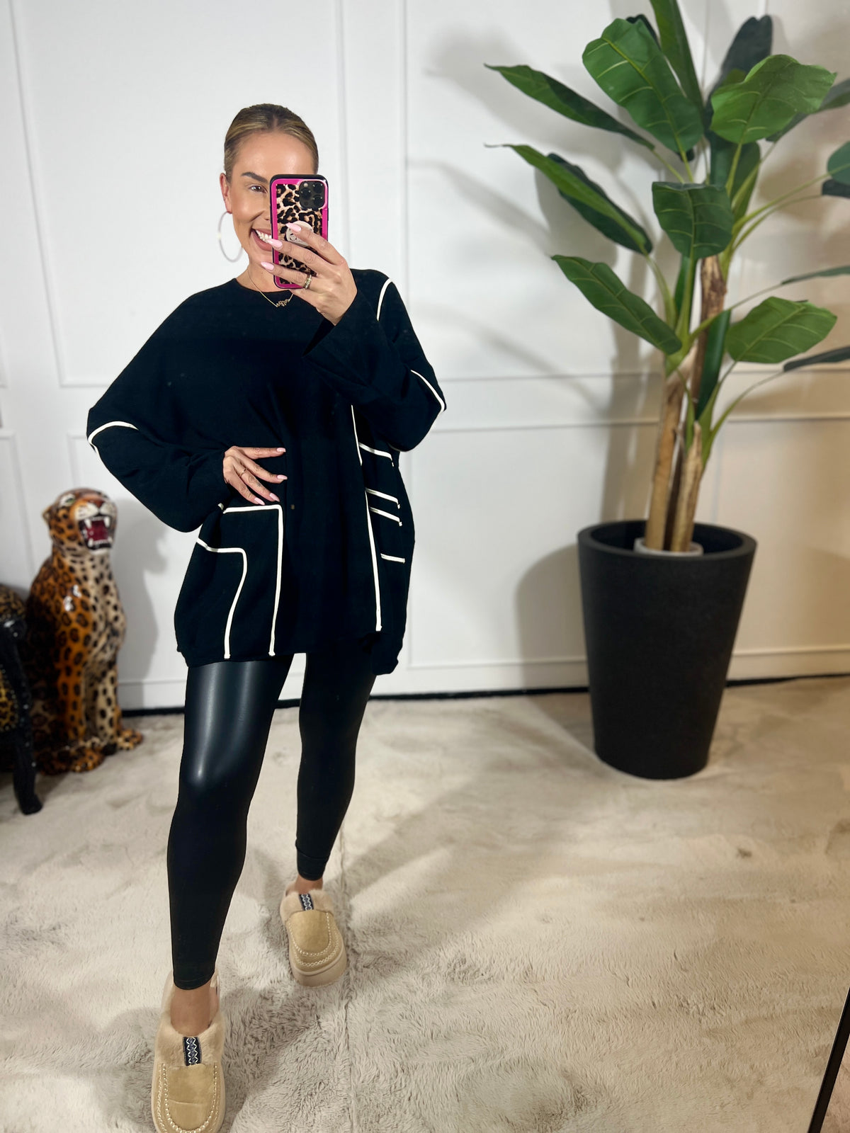 OVERSIZED LINE TOP
