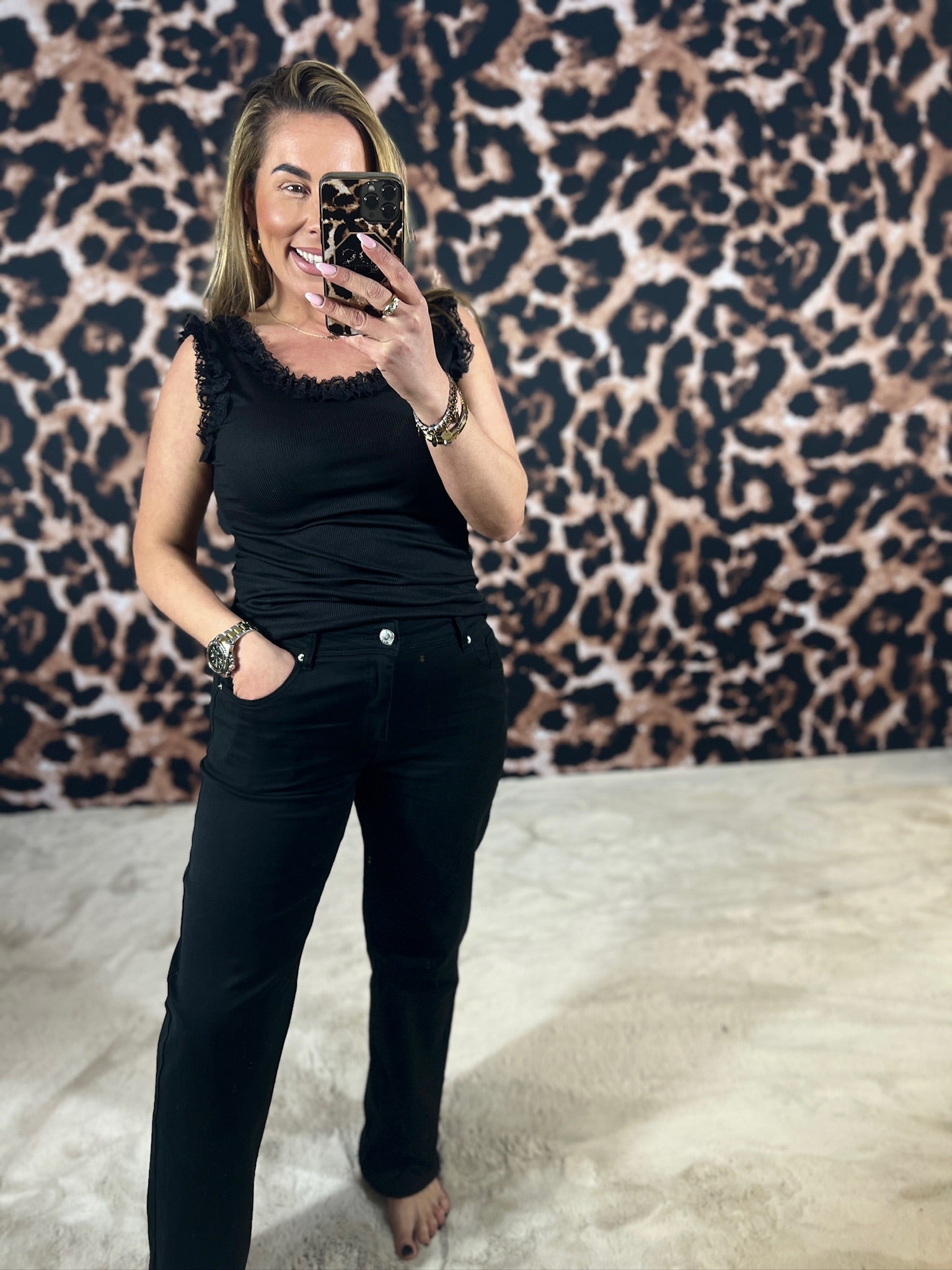 ISABELLA ROEZEL TOP (T/M 46) + VIDEO