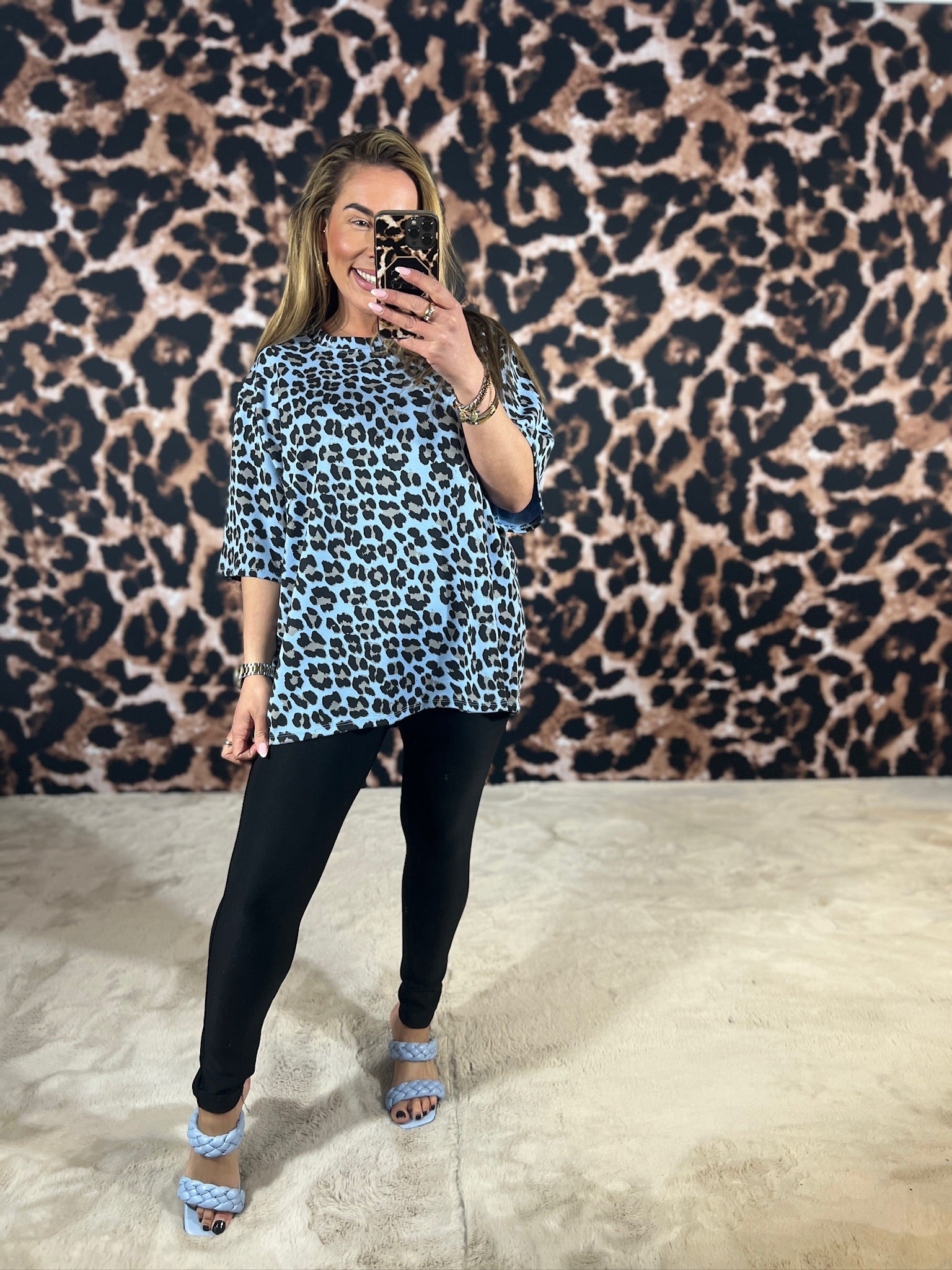LOU *OVERSIZED* PANTER TEE (T/M 48)