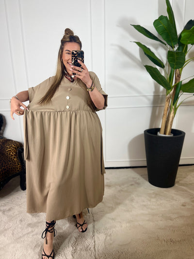 SANDY CHIC MIDI DRESS