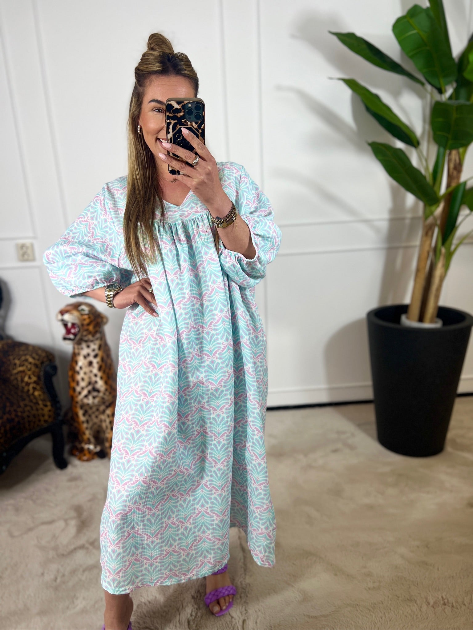 BREEZE V-HALS DRESS