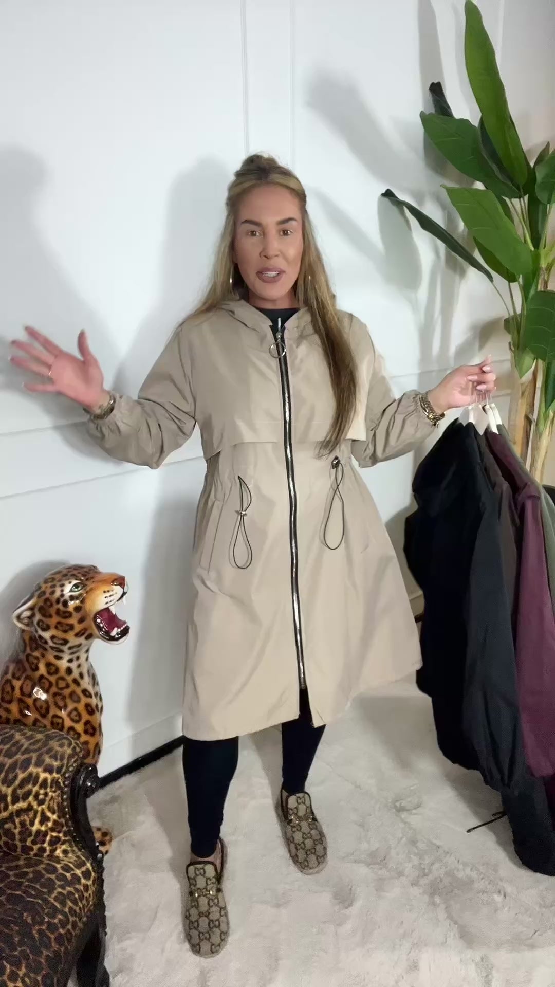 Video laden: VALERIE RAINCOAT