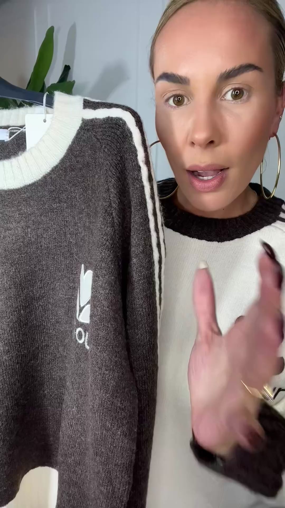 Video laden: AMOUR SWEATER