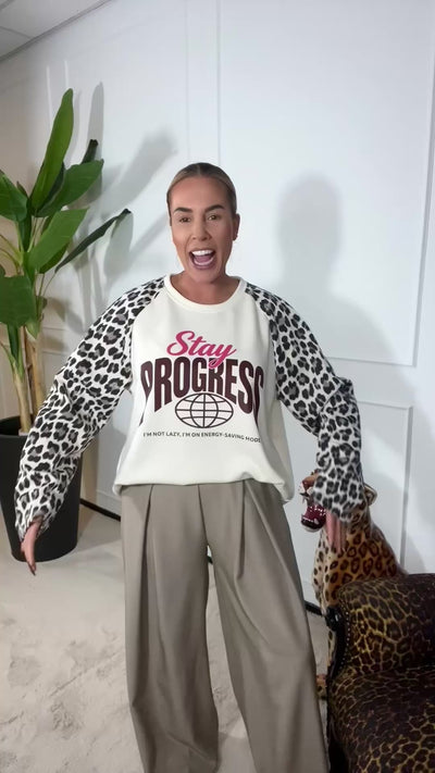 STAY PROGRESS SWEATER