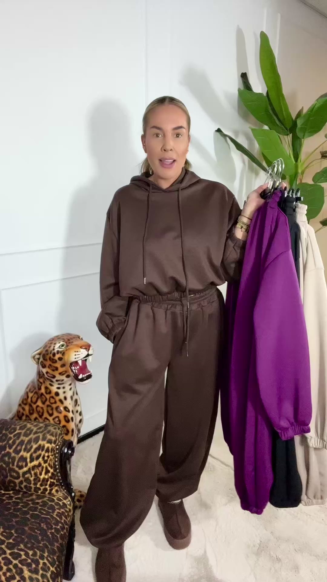 Video laden: CROPPED COMFY SET