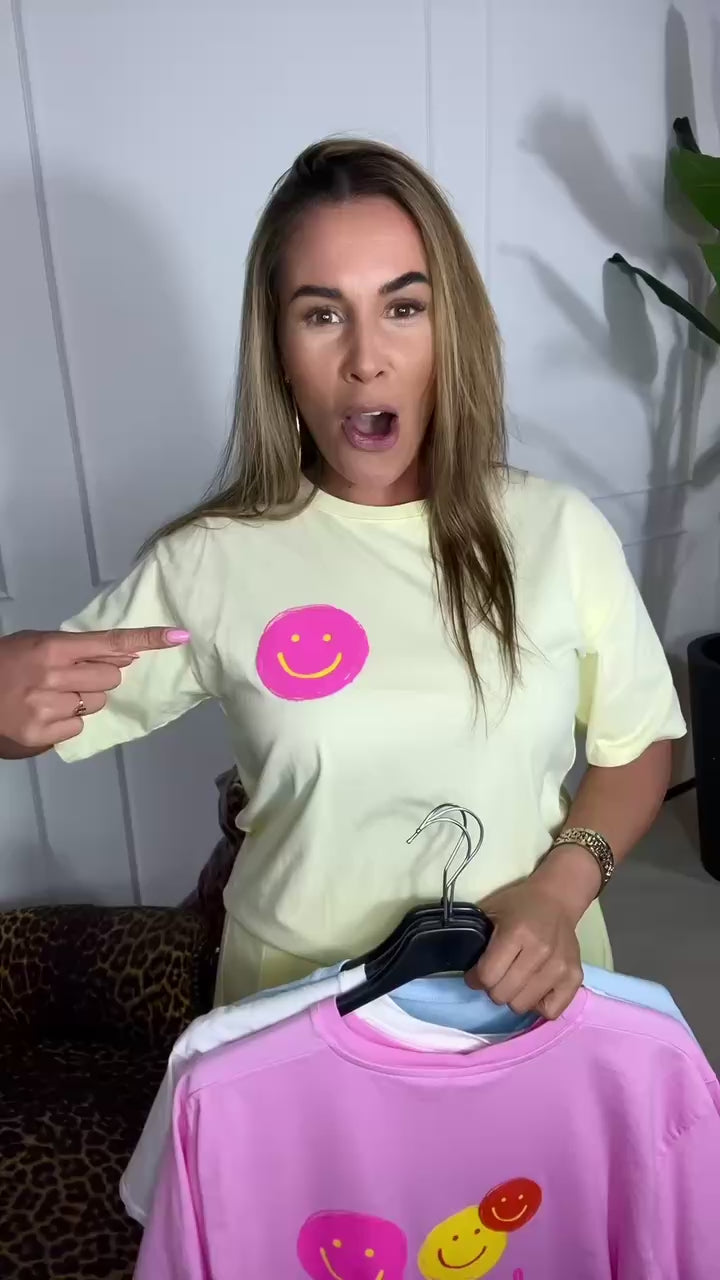 HAPPY SMILEY T-SHIRT
