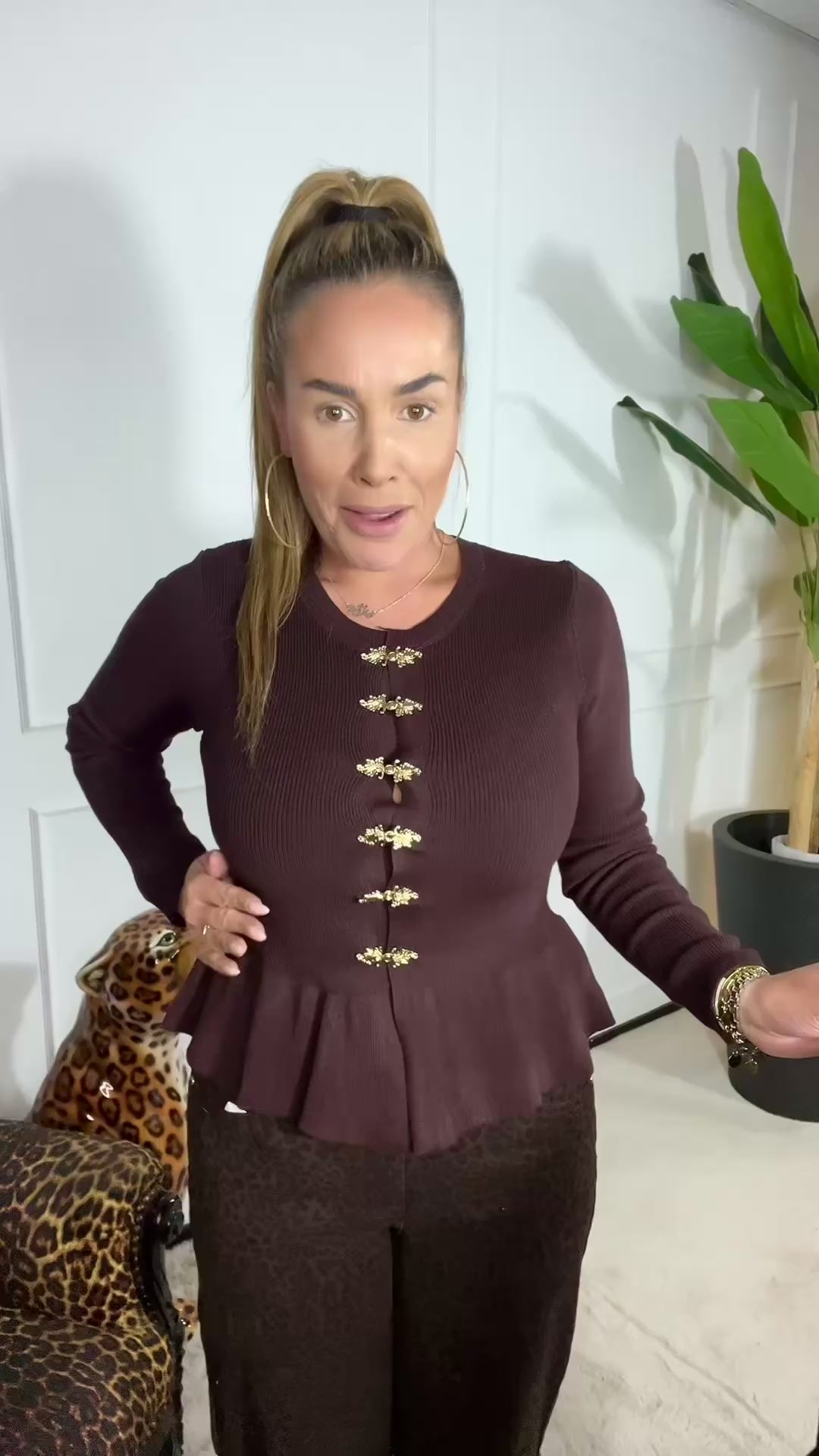 Video laden: LUXE BUTTON PEPLUM